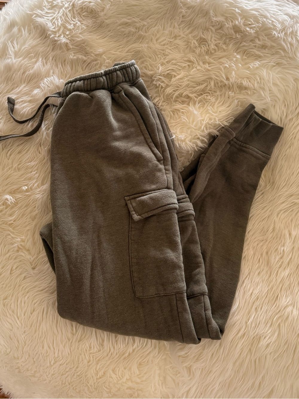 Amazon Essentials Olive Cargo Sweatpants with Drawstring